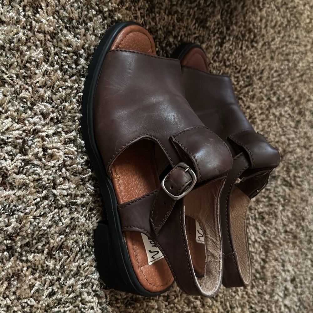 Vianey Sandle - Picture 6 of 7